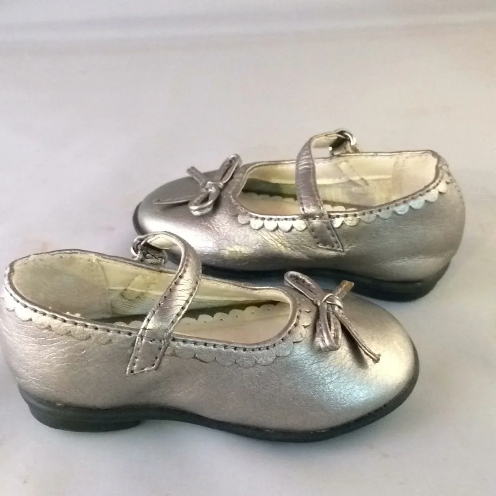 CIRCO Metallic Gold Baby Shoes size 3 Corcoran
